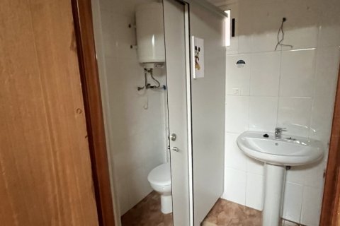 Liikekiinteistö vuokrattavana Pobladura De Pelayo Garcia, Leon, Espanja , 200 m2 No. 187579 - kuva 9