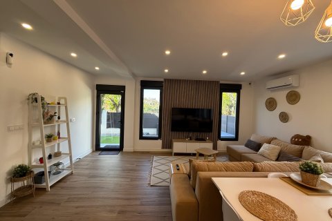 Kaupunkipientalo myytävänä Benidorm, Alicante, Espanja, 3 makuuhuonetta, 100 m2 No. 140646 - kuva 7