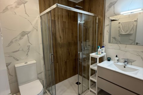 Kaupunkipientalo myytävänä Benidorm, Alicante, Espanja, 3 makuuhuonetta, 100 m2 No. 140646 - kuva 4