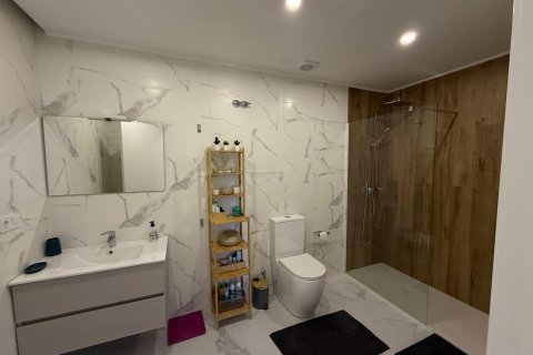 Kaupunkipientalo myytävänä Benidorm, Alicante, Espanja, 3 makuuhuonetta, 100 m2 No. 140646 - kuva 13