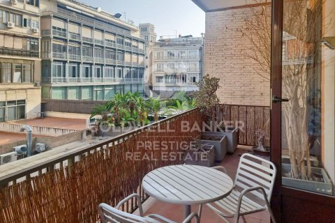 Huoneisto Barcelona, Espanja 3 makuuhuonetta, 120 m2 No. 160530
