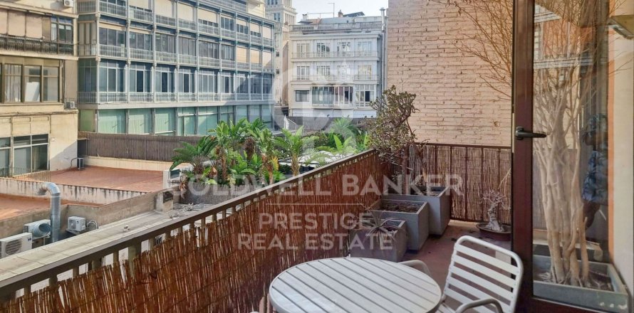 Apartment in Barcelona, Spain 3 bedrooms, 120 sq.m. No. 160530