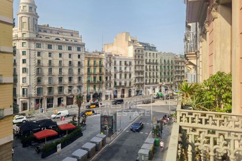 Apartment for rent in Barcelona, Spain 3 bedrooms, 120 sq.m. No. 160530 - photo 2