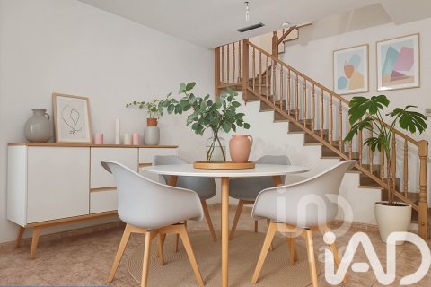 Appartamento a Vilanova i la Geltru, Barcelona, Spagna 2 camere da letto, 120 mq. N° 173185