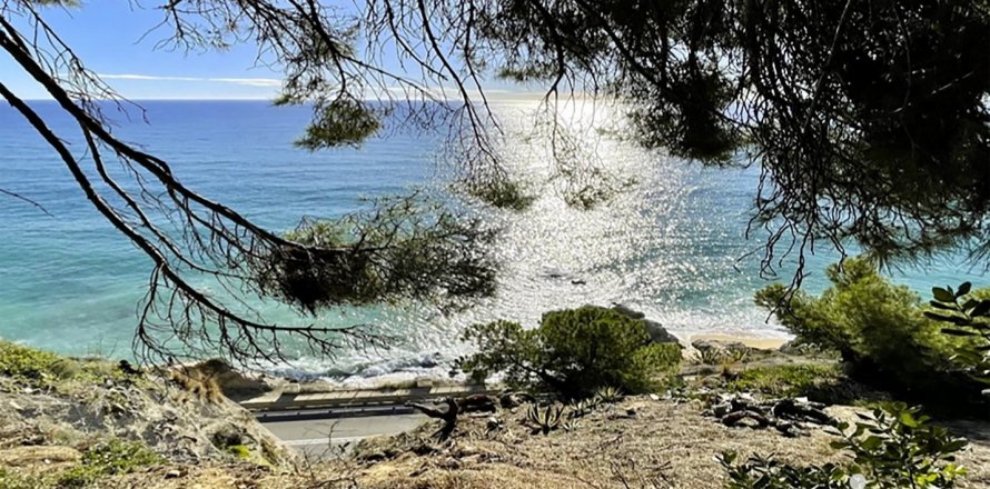 Terreno a Arenys de Mar, Barcelona, Spagna 1674 mq. N° 153617