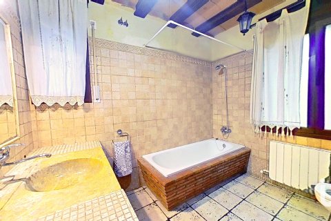 Hus till salu i Valls, Tarragona, Spanien 5 sovrum, 1950 kvm. Nr. 153621 - foto 11