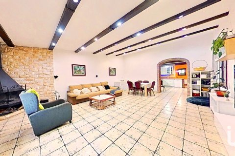 Hus till salu i Valls, Tarragona, Spanien 5 sovrum, 1950 kvm. Nr. 153621 - foto 3