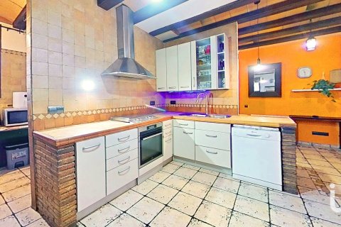 Hus till salu i Valls, Tarragona, Spanien 5 sovrum, 1950 kvm. Nr. 153621 - foto 4