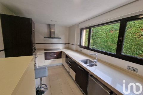 Продажа дома в Карбахал де ла Легуа, Леон, Испания 4 спальни, 382м2 №153620 - фото 11