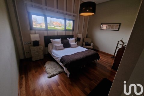 Продажа дома в Карбахал де ла Легуа, Леон, Испания 4 спальни, 382м2 №153620 - фото 10