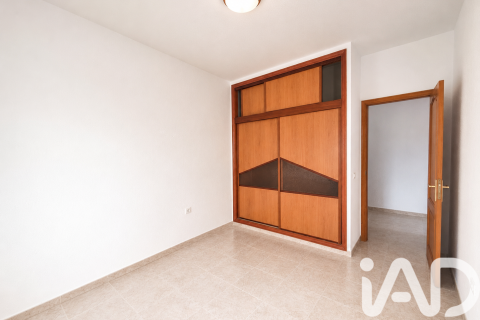Huoneisto myytävänä San Cristobal de La Laguna, Tenerife, Espanja, 3 makuuhuonetta, 98 m2 No. 172135 - kuva 9