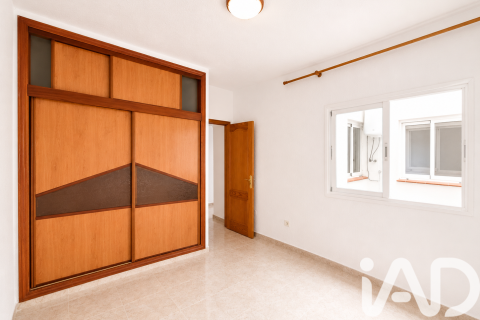 Huoneisto myytävänä San Cristobal de La Laguna, Tenerife, Espanja, 3 makuuhuonetta, 98 m2 No. 172135 - kuva 10