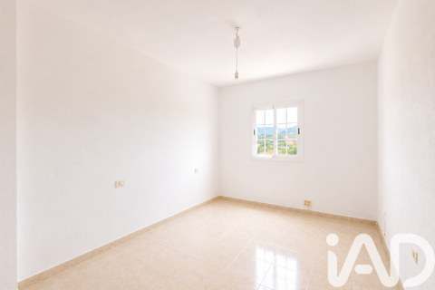 Huoneisto myytävänä San Cristobal de La Laguna, Tenerife, Espanja, 3 makuuhuonetta, 98 m2 No. 172135 - kuva 12