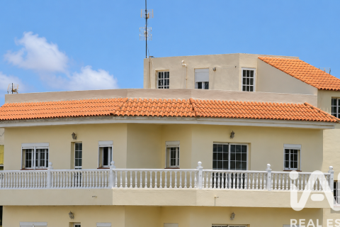 Huoneisto myytävänä San Cristobal de La Laguna, Tenerife, Espanja, 3 makuuhuonetta, 98 m2 No. 172135 - kuva 22