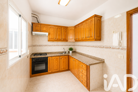 Huoneisto myytävänä San Cristobal de La Laguna, Tenerife, Espanja, 3 makuuhuonetta, 98 m2 No. 172135 - kuva 13