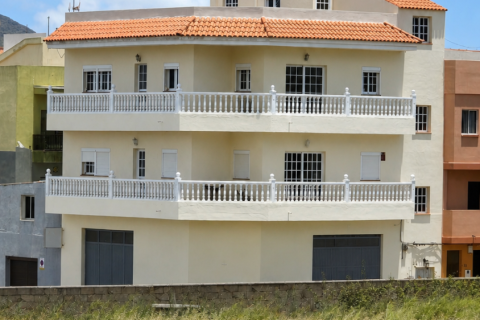 Huoneisto myytävänä San Cristobal de La Laguna, Tenerife, Espanja, 3 makuuhuonetta, 98 m2 No. 172135 - kuva 21