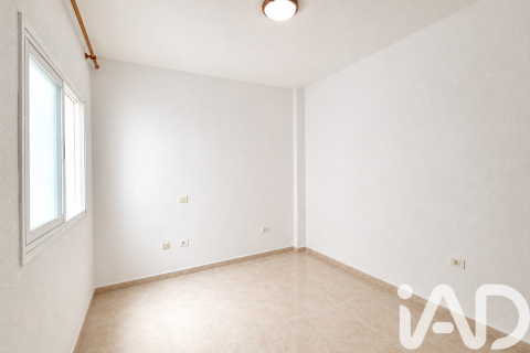 Huoneisto myytävänä San Cristobal de La Laguna, Tenerife, Espanja, 3 makuuhuonetta, 98 m2 No. 172135 - kuva 8