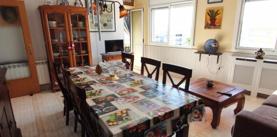 Apartment in Alcover, Tarragona, Spain 3 bedrooms, 119 sq.m. No. 172139