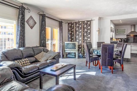 Apartamento en venta en Lloret de Mar, Gerona, España 3 dormitorios, 90 m2 No. 166465 - foto 3