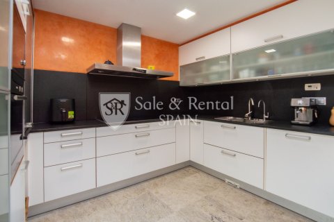 House for sale in Blanes, Girona, Spain 7 bedrooms, 471 sq.m. No. 166464 - photo 14