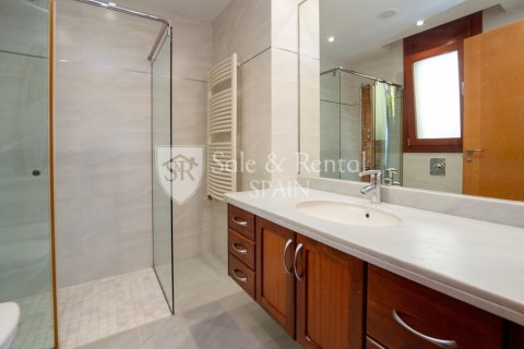 House for sale in Blanes, Girona, Spain 7 bedrooms, 471 sq.m. No. 166464 - photo 23