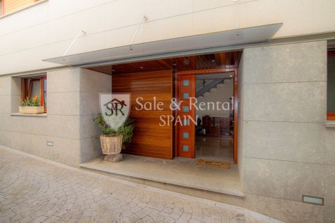 House for sale in Blanes, Girona, Spain 7 bedrooms, 471 sq.m. No. 166464 - photo 2