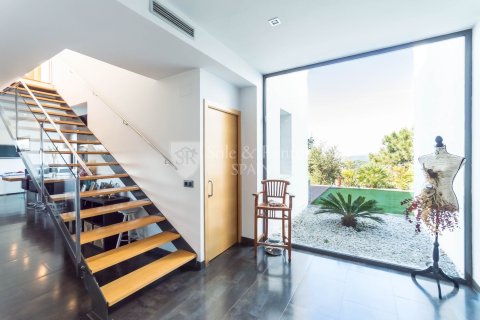 House for sale in Lloret de Mar, Girona, Spain 4 bedrooms, 270 sq.m. No. 166466 - photo 3