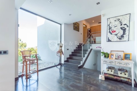 House for sale in Lloret de Mar, Girona, Spain 4 bedrooms, 270 sq.m. No. 166466 - photo 15