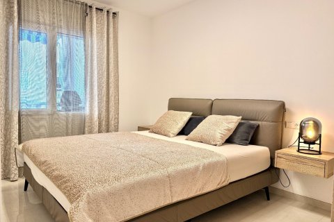 Apartament w Torrevieja, Alicante, Hiszpania 2 sypialnie, 76 mkw. nr 143741 – zdjęcie 28