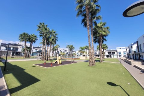 Bungalow à vendre à La Zenia, Alicante, Espagne, 2 chambres, 90 m2 No. 143742 - photo 5