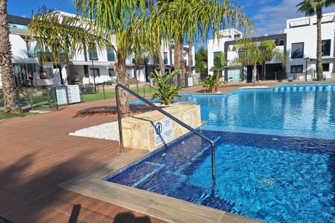 Bungalow à vendre à La Zenia, Alicante, Espagne, 2 chambres, 90 m2 No. 143742 - photo 8