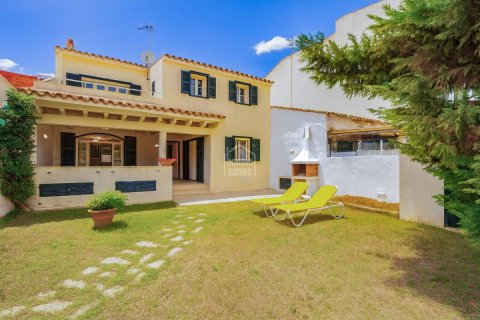 Продажа таухауса в Маон, Менорка, Испания 2 спальни, 193м2 №143744 - фото 1