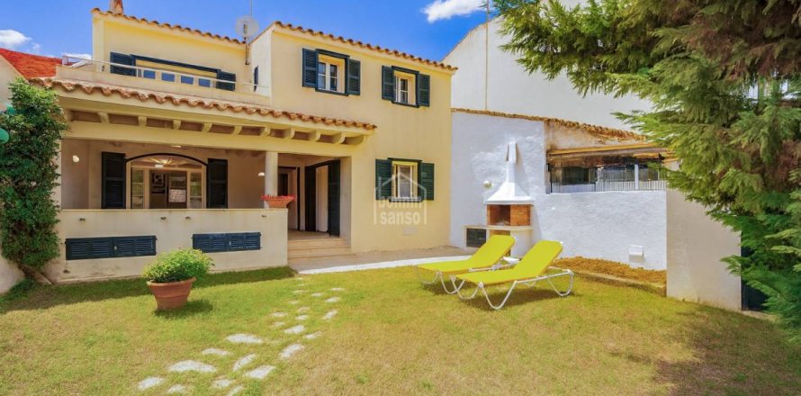 Таунхаус в Маон, Менорка, Испания 2 спальни, 193м2 №143744