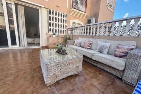 Casa adosada en venta en Alicante, España 2 dormitorios,  No. 146370 - foto 17