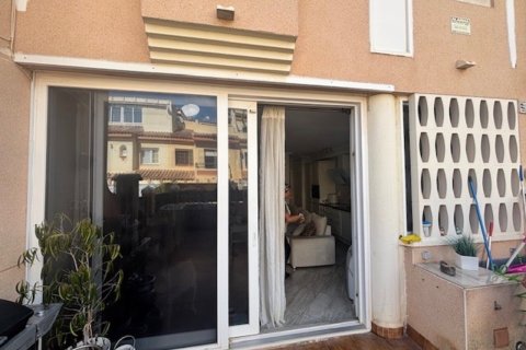 Casa adosada en venta en Alicante, España 2 dormitorios,  No. 146370 - foto 19