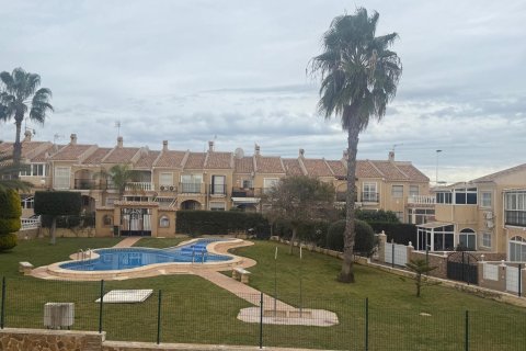 Bliźniak w Torrevieja, Alicante, Hiszpania 2 sypialnie, 75 mkw. nr 146369 – zdjęcie 13