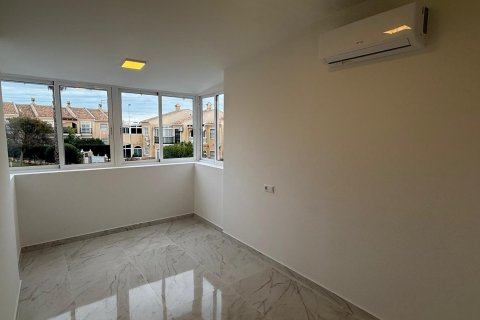 Bliźniak w Torrevieja, Alicante, Hiszpania 2 sypialnie, 75 mkw. nr 146369 – zdjęcie 6