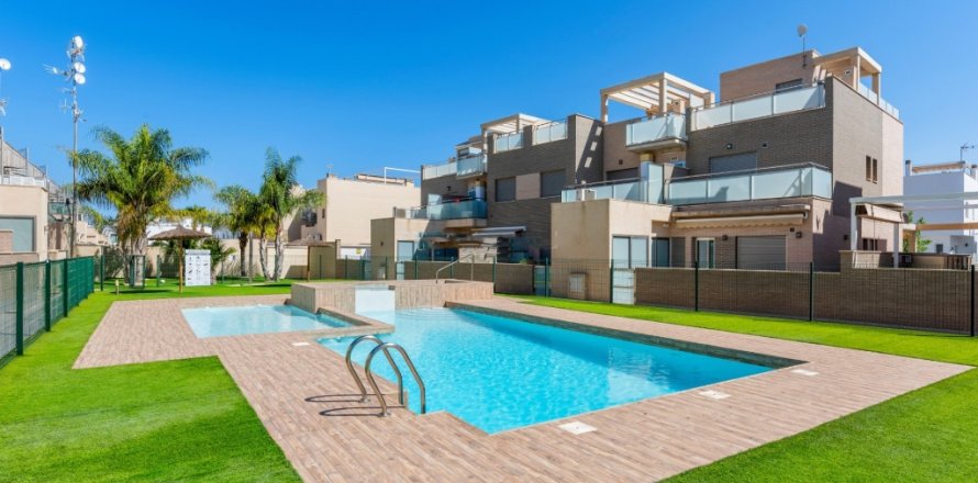 Townhouse in Torre de la Horadada, Alicante, Spanien 3 Schlafzimmer, 87 m2 Nr. 146019