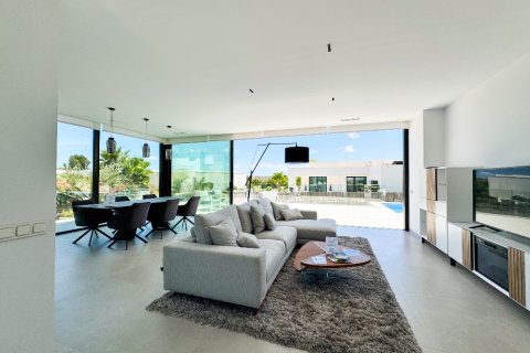 Villa à vendre à Pinar De Campoverde, Alicante, Espagne, 3 chambres, 158 m2 No. 146022 - photo 7