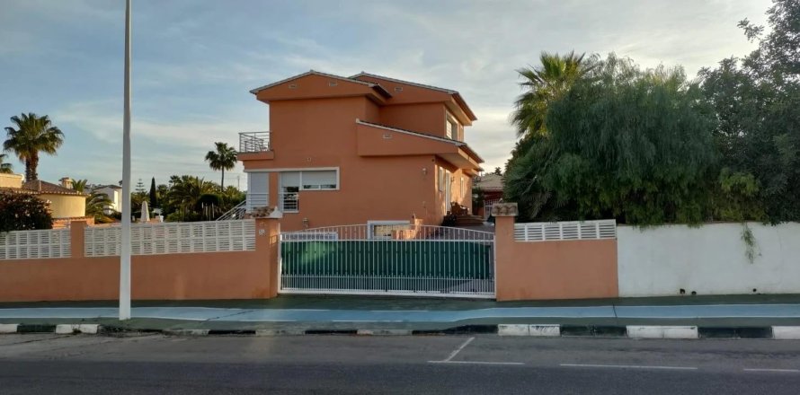 Villa in Calpe, Alicante, Spanien 5 Schlafzimmer, 365 m2 Nr. 180450