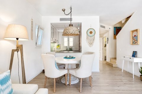 Duplex for sale in El Camp De Mar, Mallorca, Spain 2 bedrooms, 117 sq.m. No. 180453 - photo 3