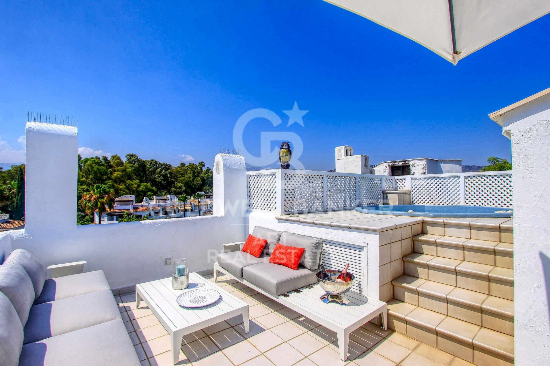 Duplex à Marbella, Malaga, Espagne 5 chambres, 200 m2 No. 179036