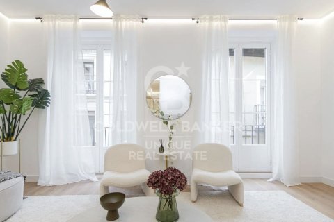Apartment à vendre à Madrid, Espagne, 2 chambres, 124 m2 No. 179034 - photo 5