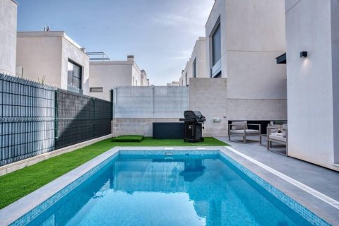 Dom w La Florida, Alicante, Hiszpania 3 sypialnie, 140 mkw. nr 144014 – zdjęcie 2