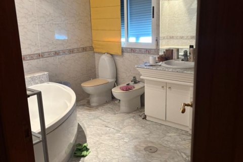Penthouse w Torrevieja, Alicante, Hiszpania 3 sypialnie, 200 mkw. nr 144018 – zdjęcie 25