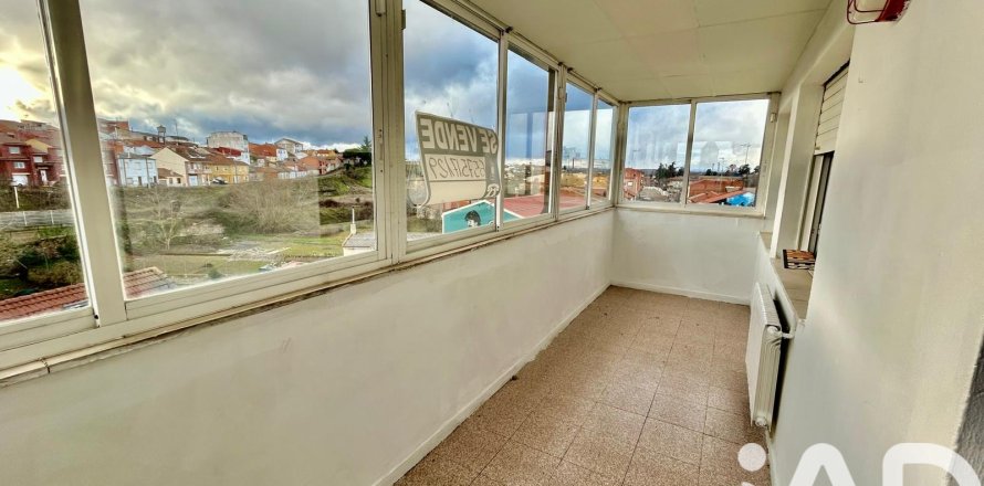 Penthouse in La Baneza, Leon, Spain 3 bedrooms, 153 sq.m. No. 185255
