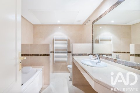 Apartment for sale in Marbella, Malaga, Spain 1 bedroom, 73 sq.m. No. 187841 - photo 16