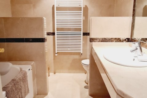 Apartment for sale in Marbella, Malaga, Spain 1 bedroom, 73 sq.m. No. 187841 - photo 17