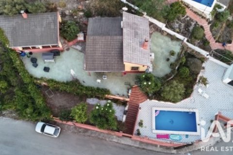 Дом в Ла-Бисбаль-дель-Пенедес, Таррагона, Испания 3 спальни, 71м2 №188056