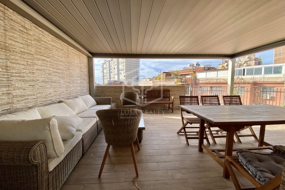 Huoneisto Barcelona, Espanja 4 makuuhuonetta, 220 m2 No. 78354